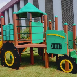 Parque Infantil Temático Trator Colorido