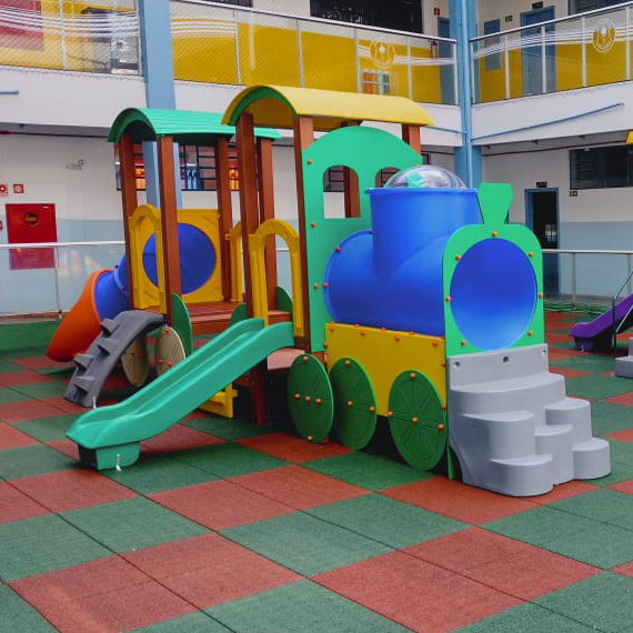 Parque Infantil Temático Trem Menor Colorido